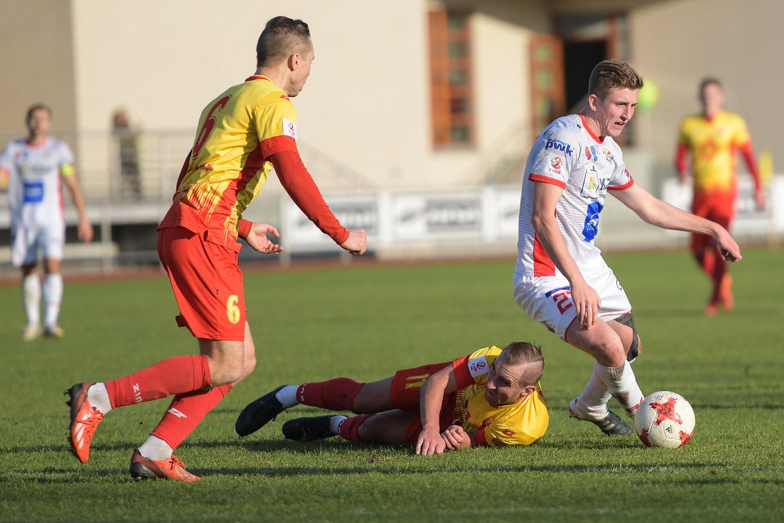 PIŁKA NOŻNA. Nie ma kim straszyć -  Znicz Pruszków - Legionovia 1-0 (0-0)