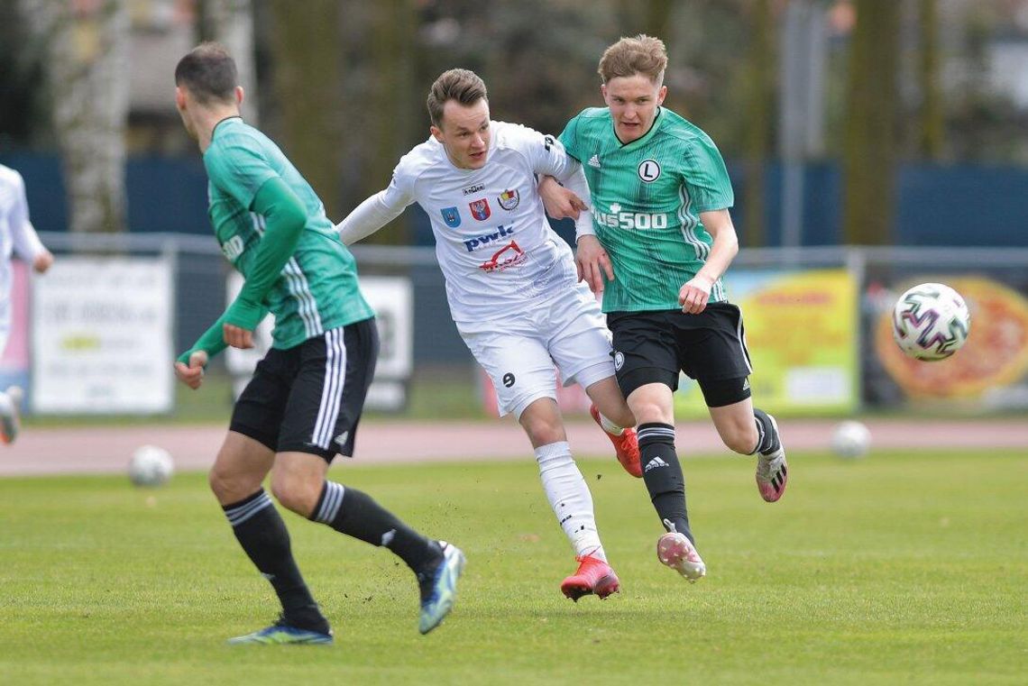 PIŁKA NOŻNA. Ósme zwycięstwo. Legia II Warszawa – Legionovia 1-2 (1-2)