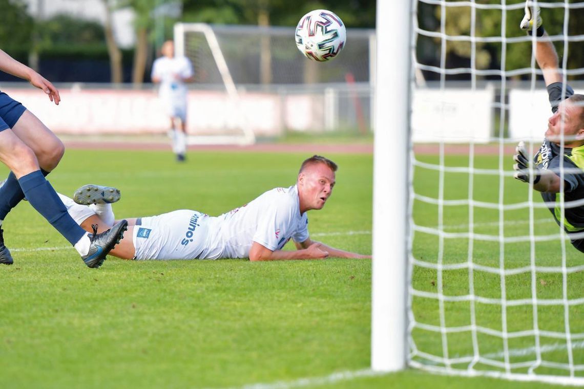 PIŁKA NOŻNA. Outsider pokonany. Legionovia – KS Wasilków 2-0 (0-0)