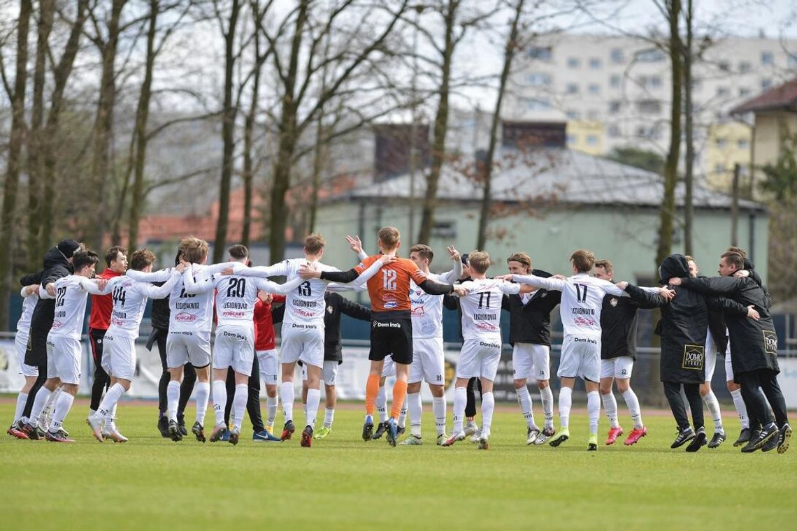 PIŁKA NOŻNA. Piąte, kolejne zwycięstwo. Legionovia – Legia II Warszawa 3-1 (3-0)