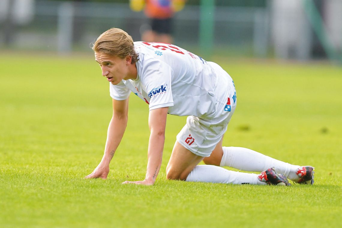 PIŁKA NOŻNA. Pod kontrolą.  Olimpia Zambrów – Legionovia 1-4 (0-2)