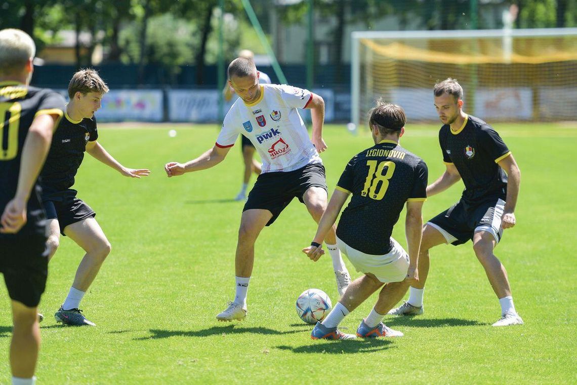 PIŁKA NOŻNA. Przygotowania do sezonu 2023/2024 Gra wewnętrzna