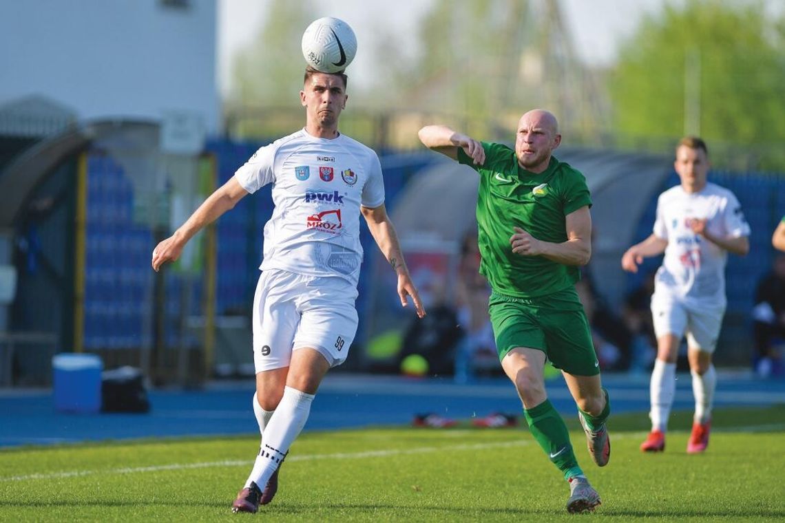 PIŁKA NOŻNA. Remis na szczycie. Świt Nowy Dwór – Legionovia 2-2(0-1)