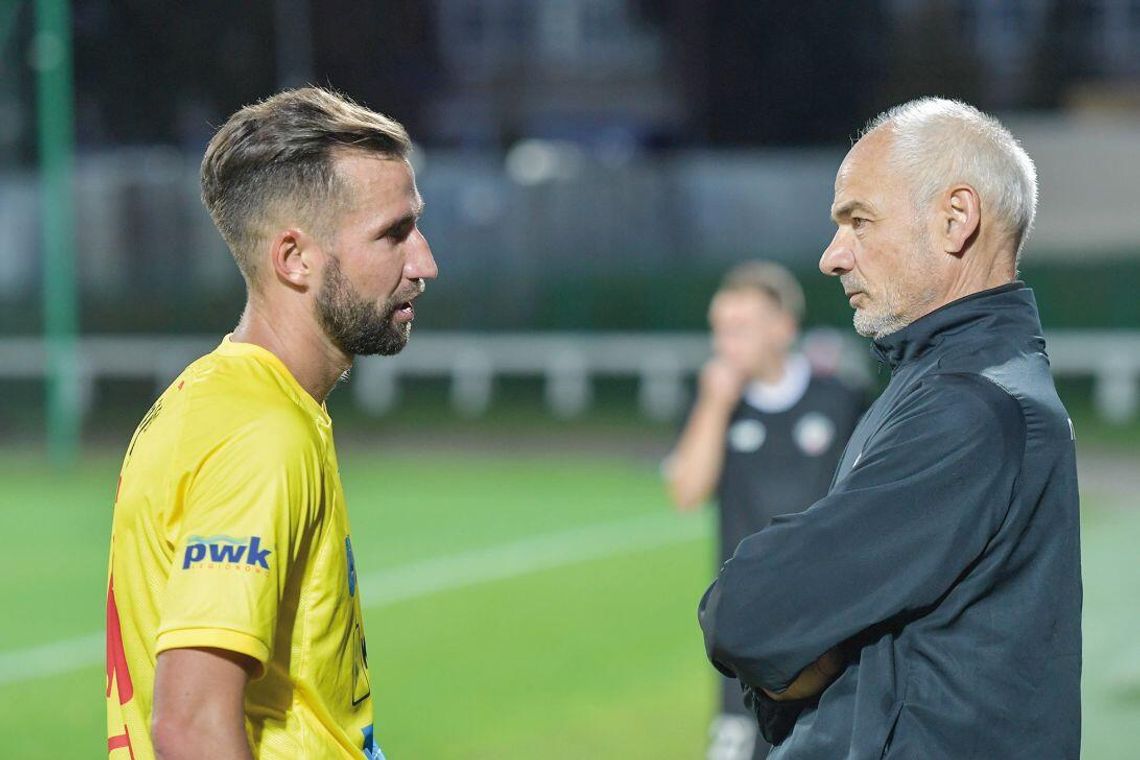 PIŁKA NOŻNA. Spektakularny lob i …porażka - Olimpia Zambrów – Legionovia 3-1 (2-1)