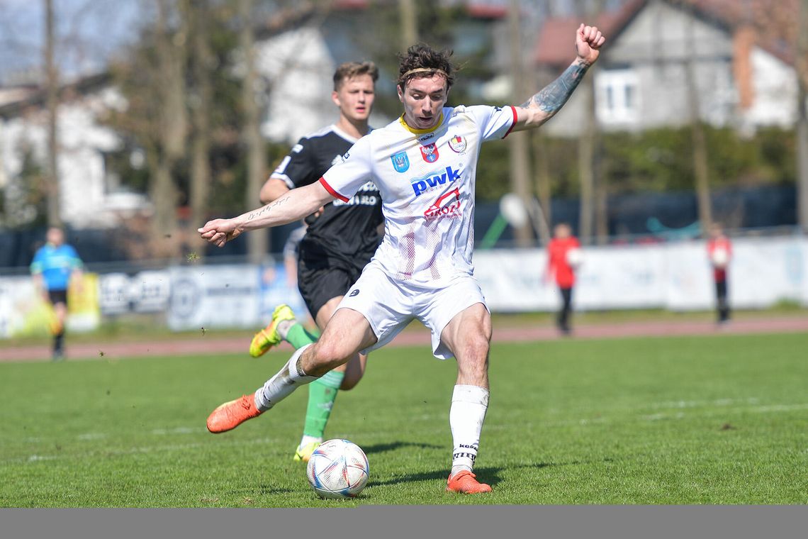 PIŁKA NOŻNA. Tłok w czołówce. Legionovia – Błonianka Błonie 3-0 (1-0)