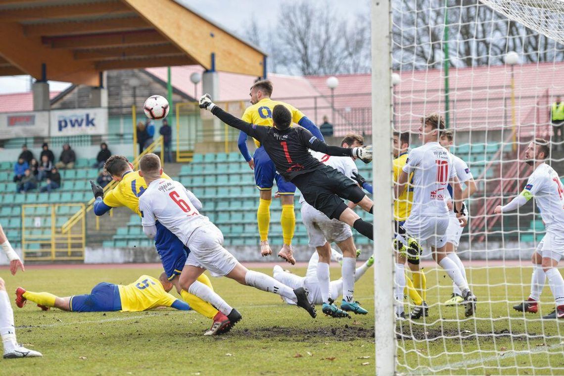 PIŁKA NOŻNA. Wiosenny falstart - Legionovia – Unia Skierniewice 0-1(0-0)