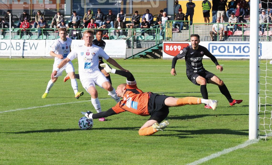 PIŁKA NOŻNA. Z podniesioną głową. Bytovia Bytów – Legionovia 4-3 (2-0)