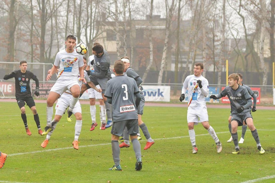 PIŁKA NOŻNA. Zaległy, przegrany… Legionovia  – Legia II Warszawa 2-3 (1-2)