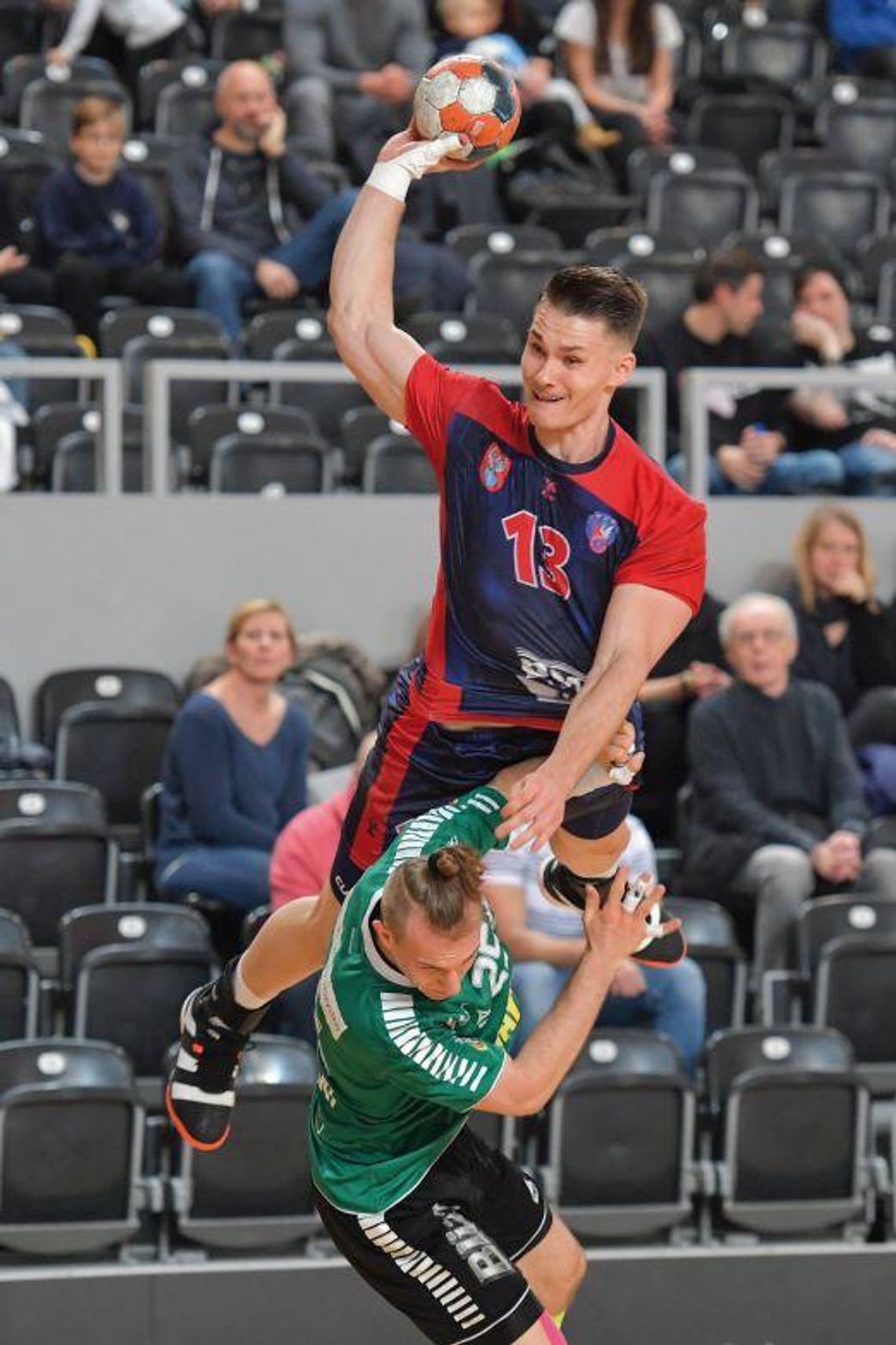 PIŁKA RĘCZNA. Derby pod kontrolą. KPR Legionowo - AZS UW Warszawa 32-28( 17-12)