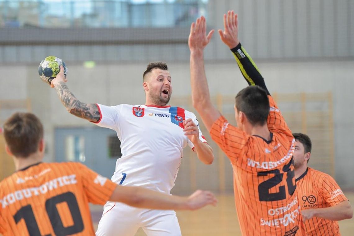 PIŁKA RĘCZNA. Drugi mecz, pierwsza wygrana - KPR Legionowo – KSZO Odlewnia Ostrowiec Św. 32-23 (14-10)