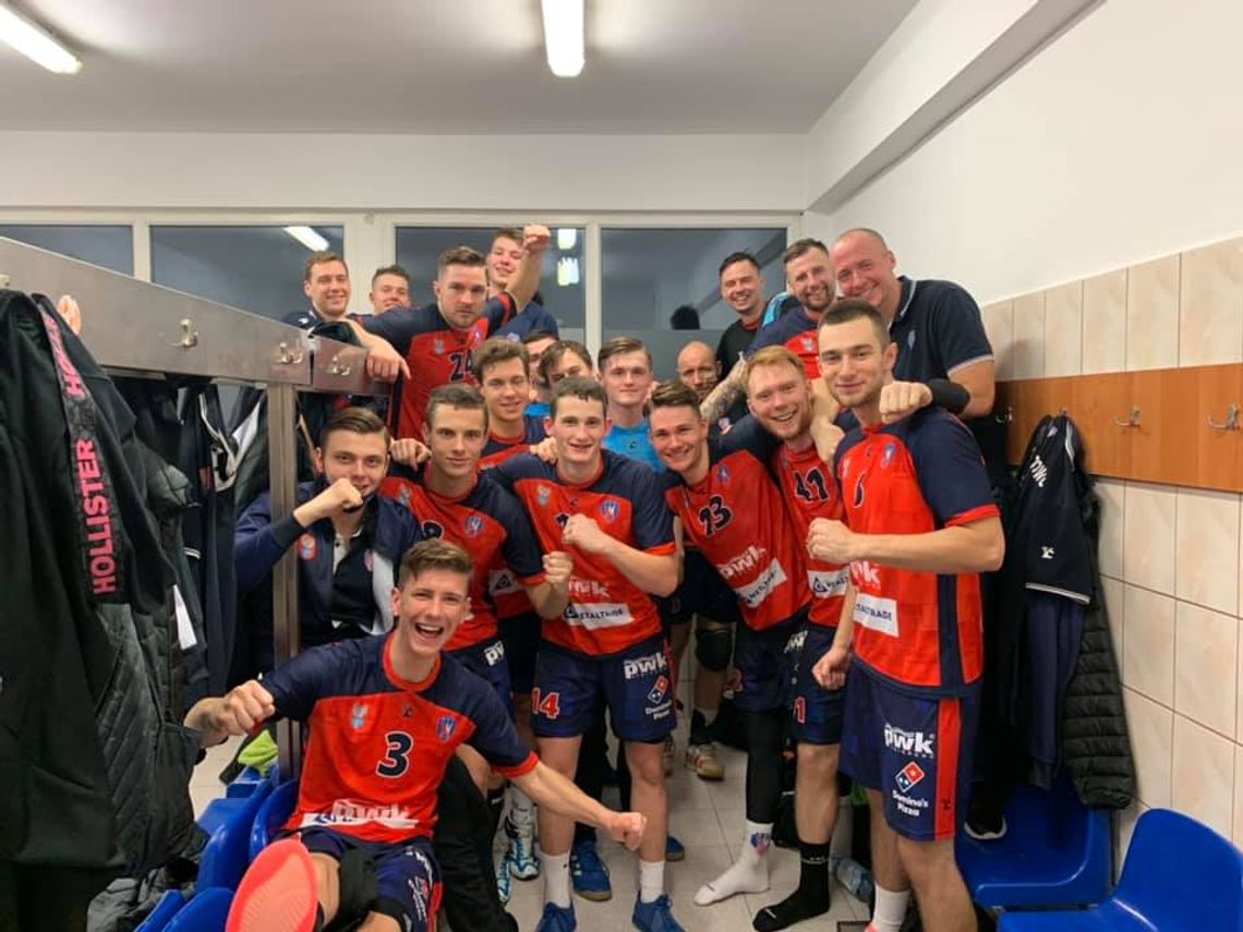 PIŁKA RĘCZNA. Nadal bez porażki. Azoty Puławy II – KPR Legionowo 25-35(8-15)