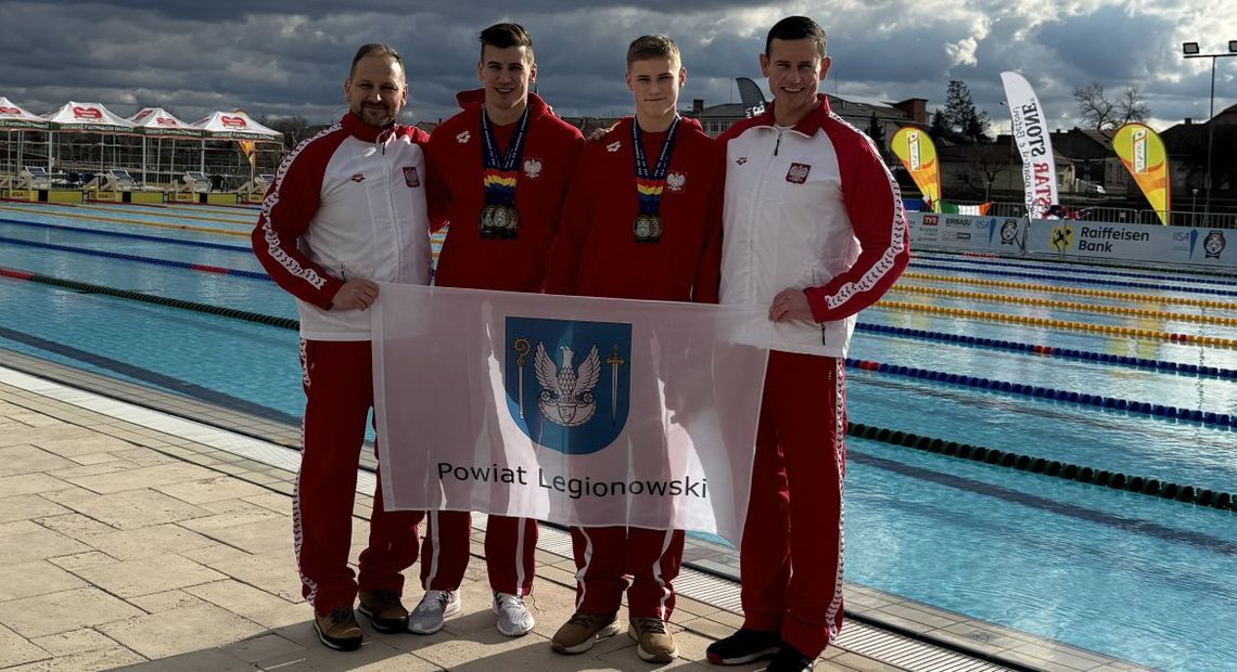 PŁYWANIE. 8 medali dla Delfina na Mistrzostwach Europy w lodowym pływaniu federacji IISA