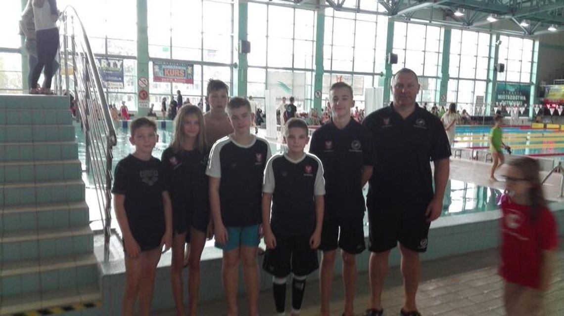 PŁYWANIE. „Delfinki” na podium