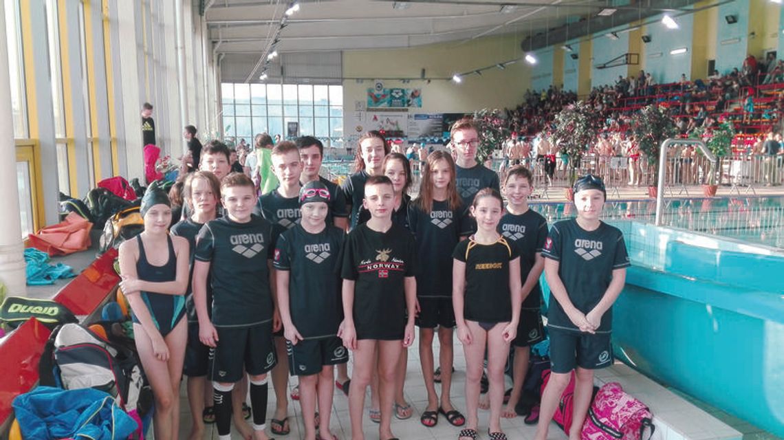 PŁYWANIE. „Delfinki” na podium
