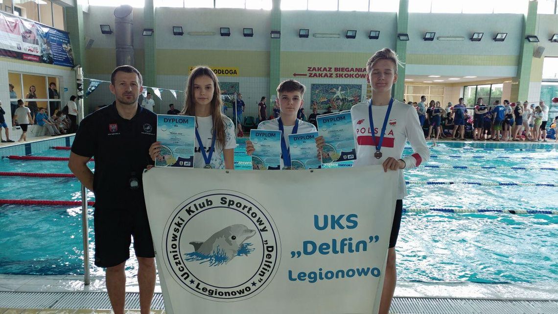 PŁYWANIE. „Delfinki” na podium - Otwarte mistrzostwa Konstancina