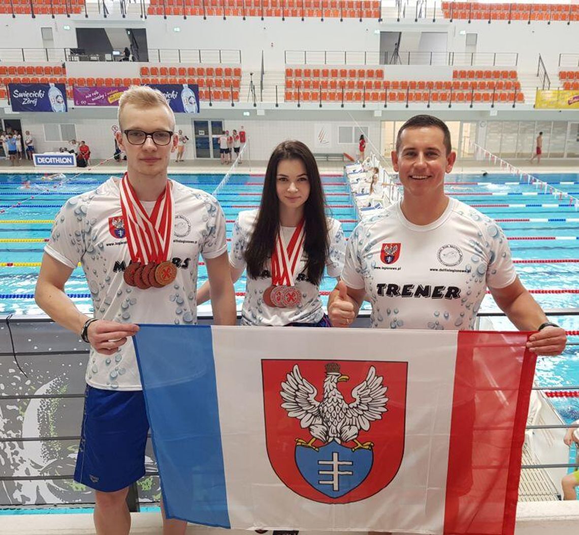 PŁYWANIE. Medale Joasi i Krzyśka. Zimowe MP Mastersów