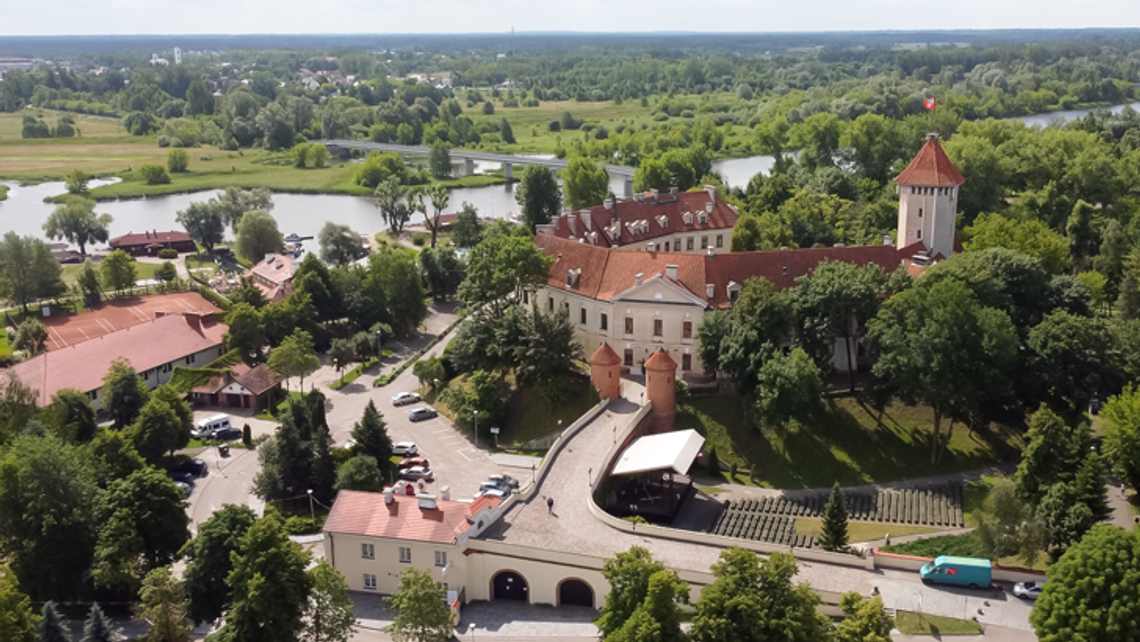 POWSTAJE FILM DOKUMENTALNY O PUŁTUSKIM ZAMKU POWSTAJE FILM DOKUMENTALNY O PUŁTUSKIM ZAMKU