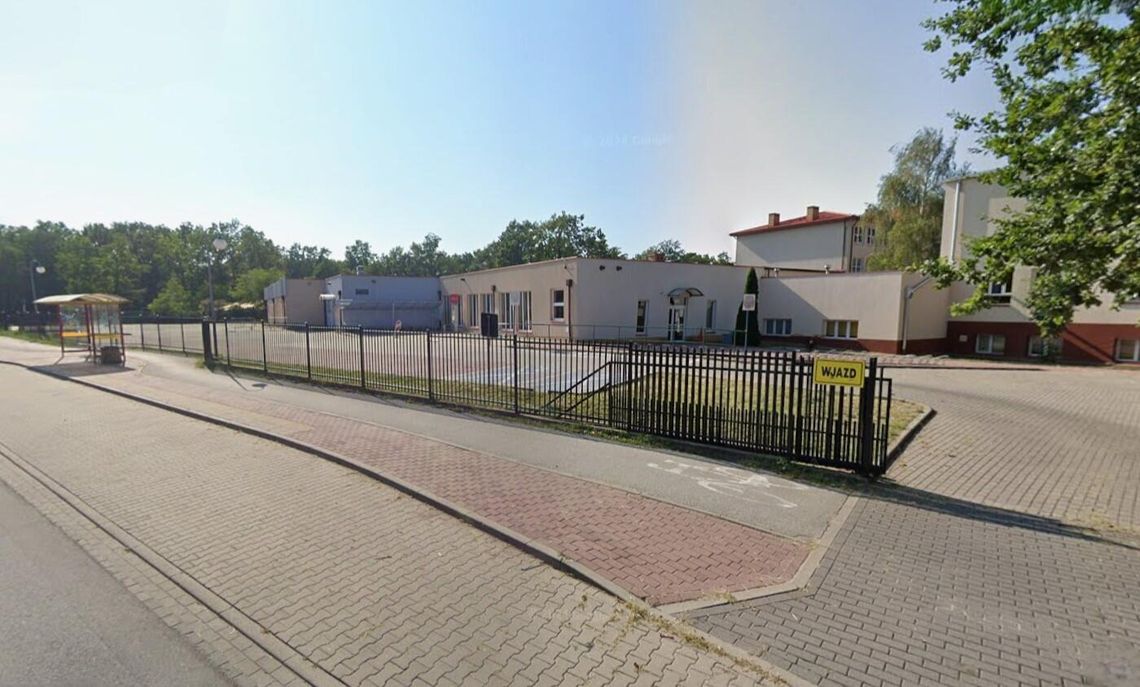Przedszkole, przystanki i dojazd do metra Przedszkole, przystanki i dojazd do metra