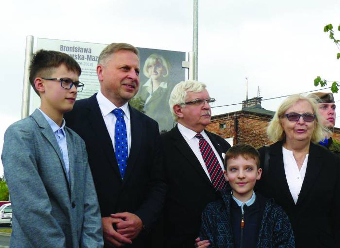 Rondo im. Bronisławy Romanowskiej-Mazur z tablicą