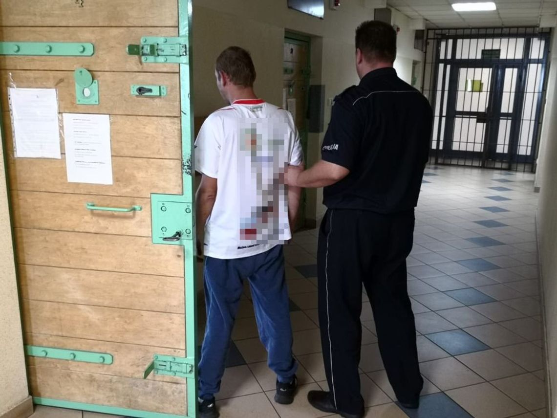 SEROCK. Nietrzeźwy 32-latek zniszczył wiatę SEROCK. Nietrzeźwy 32-latek zniszczył wiatę