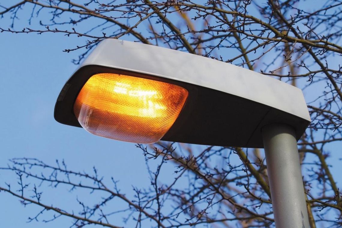 SEROCK. Nowe oświetlenie przy zaporze w Dębe i nie tylko