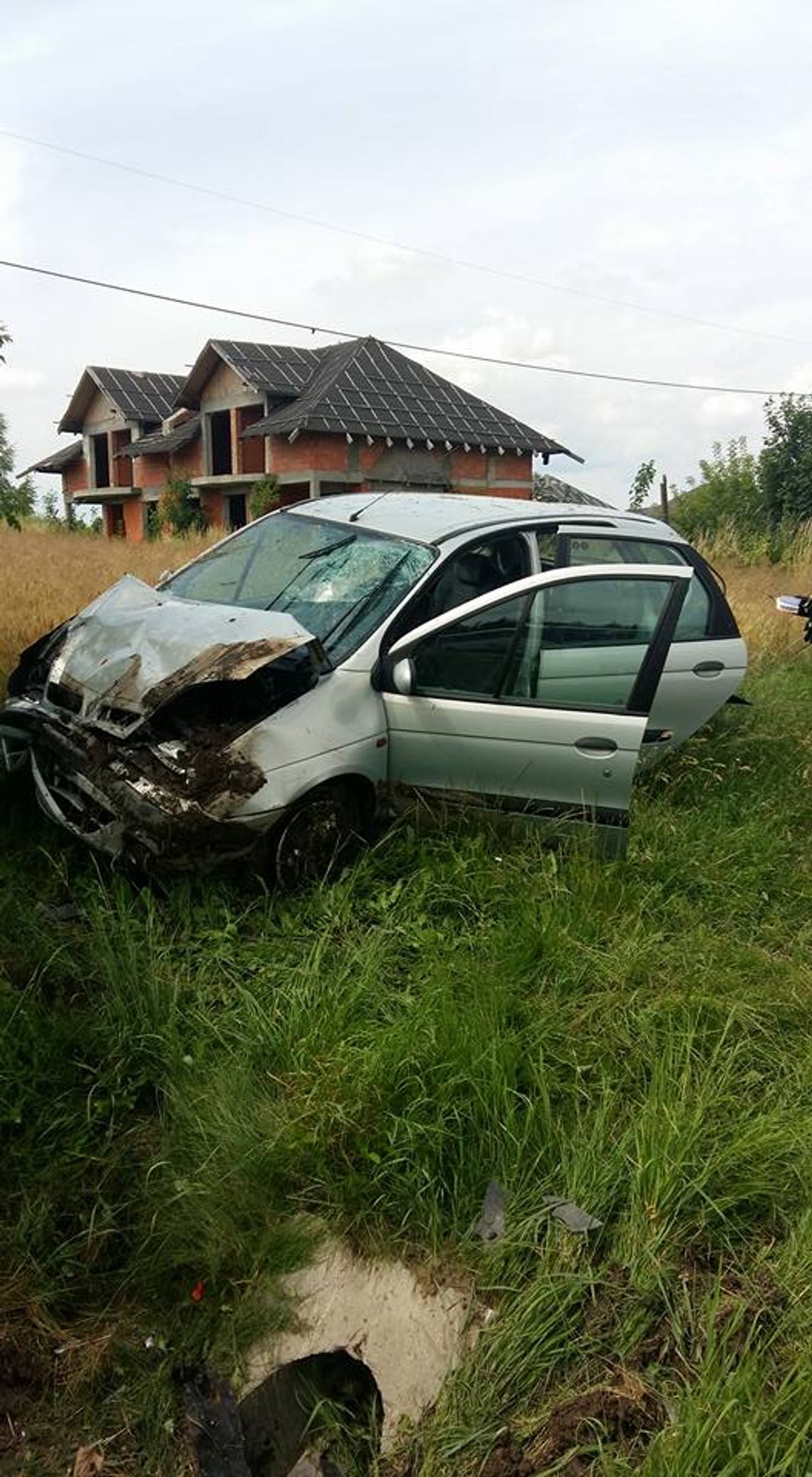 SEROCK. Wypadek w Wierzbicy, dwie osoby w szpitalu SEROCK. Wypadek w Wierzbicy, dwie osoby w szpitalu