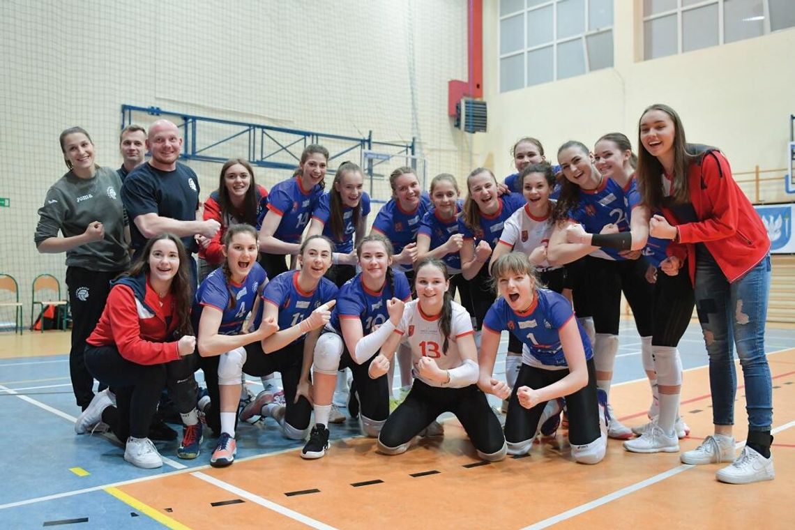 SIATKÓWKA.  LTS Legionovia w finałach MP! - Trzy x 3:0 Kadetki