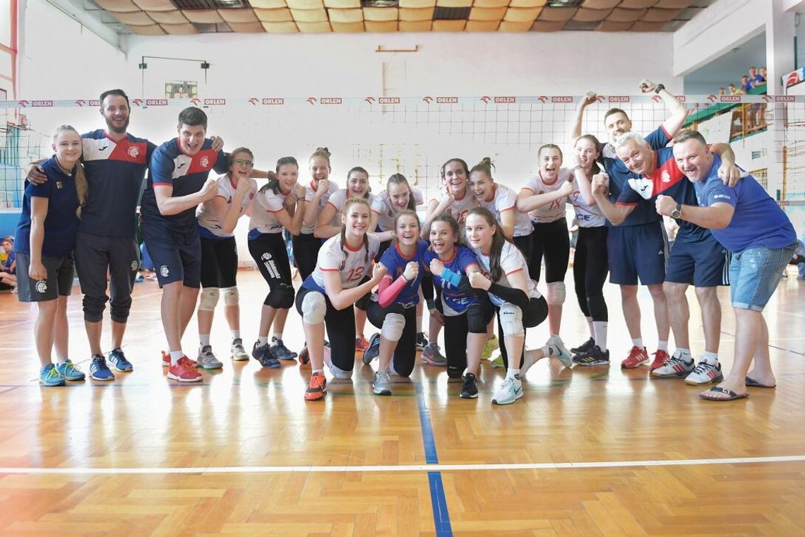 SIATKÓWKA. Młodziczki też mistrzyniami kraju! - Trzy korony LTS Legionovia