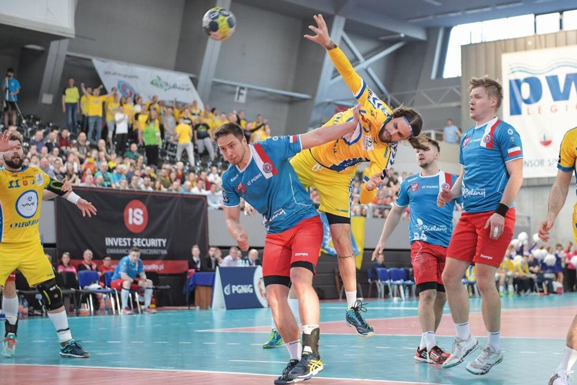SPORT.   Transfery, transfery, transfery….