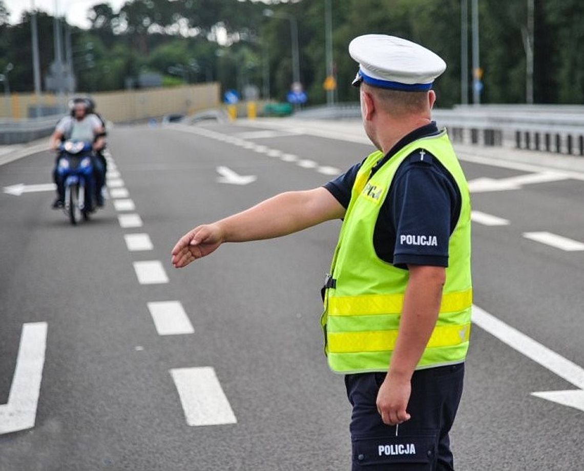 STANISŁAWOWO. Nie zatrzymał się do kontroli. Motocyklista zatrzymany z narkotykami STANISŁAWOWO. Nie zatrzymał się do kontroli. Motocyklista zatrzymany z narkotykami