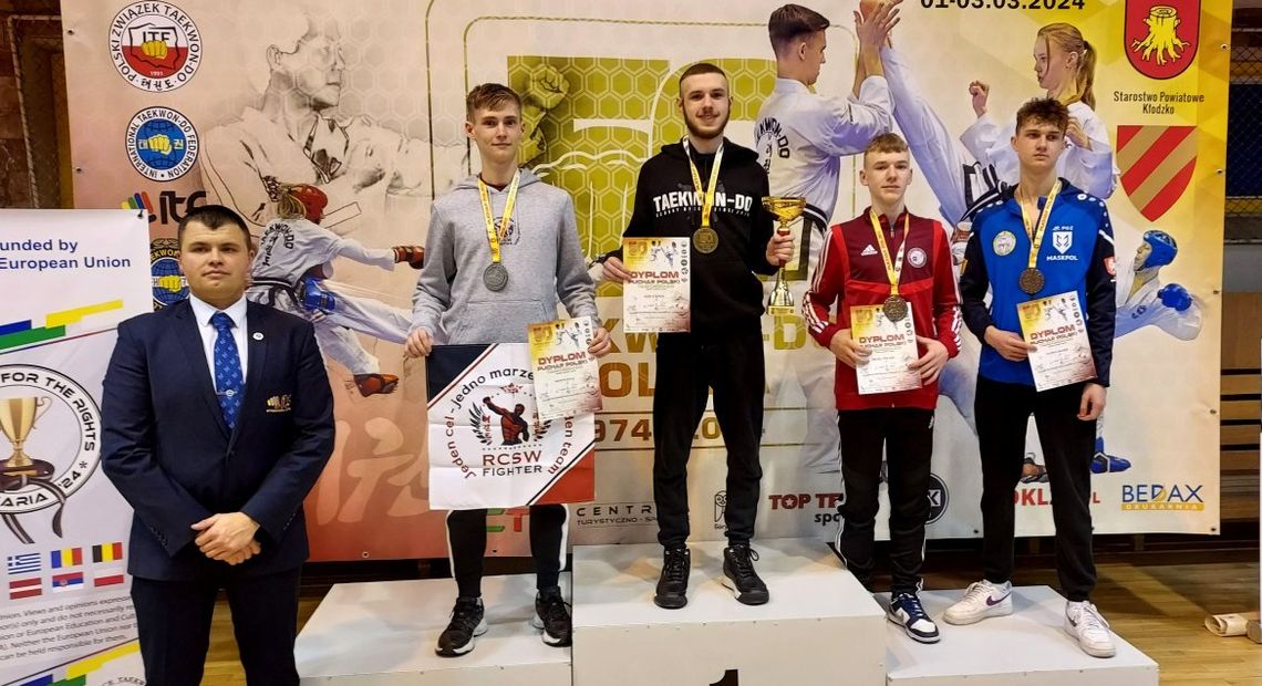 TAEKWON-DO. Igor Stępień z Pucharem Polski
