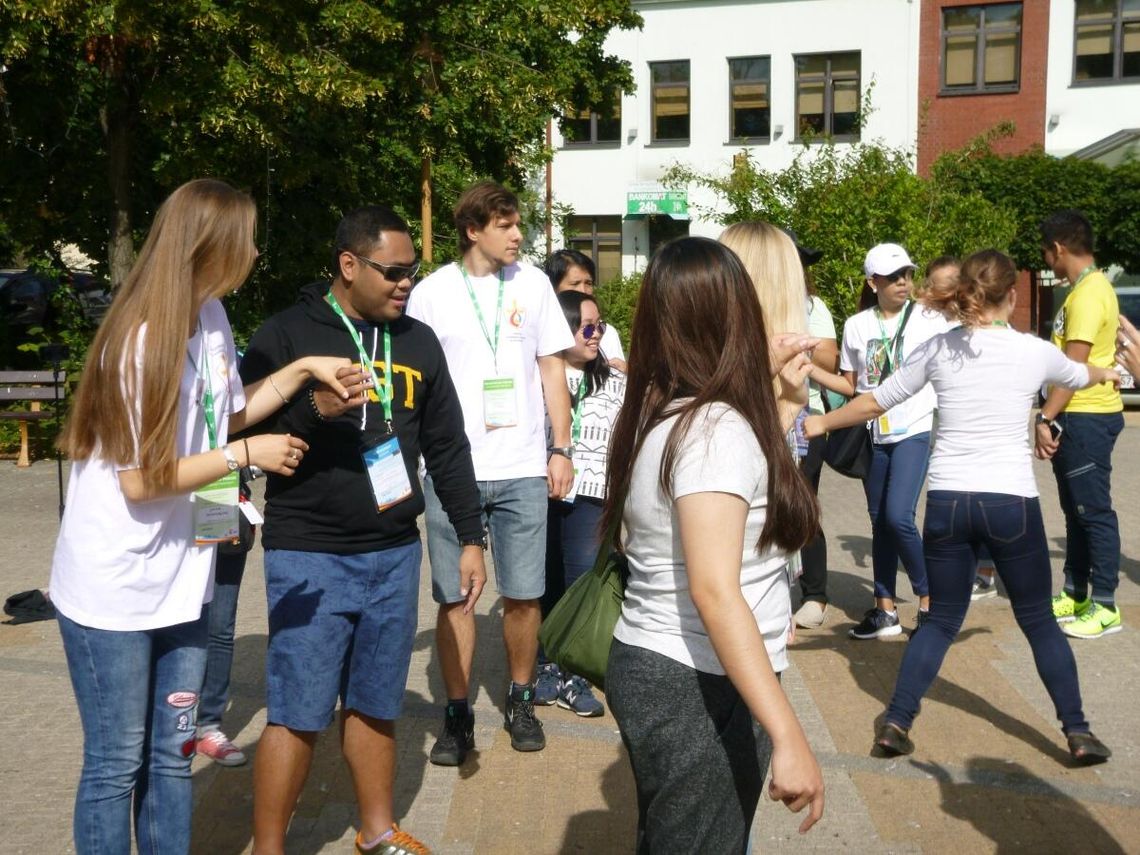Taneczni pielgrzymi opanowali Legionowo
