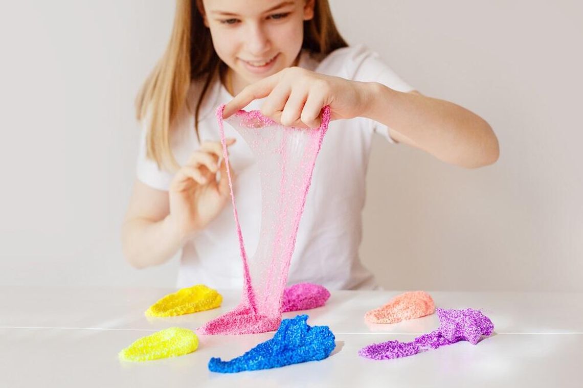 Tworzenie slime'a – wielka frajda, która wspiera rozwój i kreatywność dziecka Tworzenie slime'a – wielka frajda, która wspiera rozwój i kreatywność dziecka