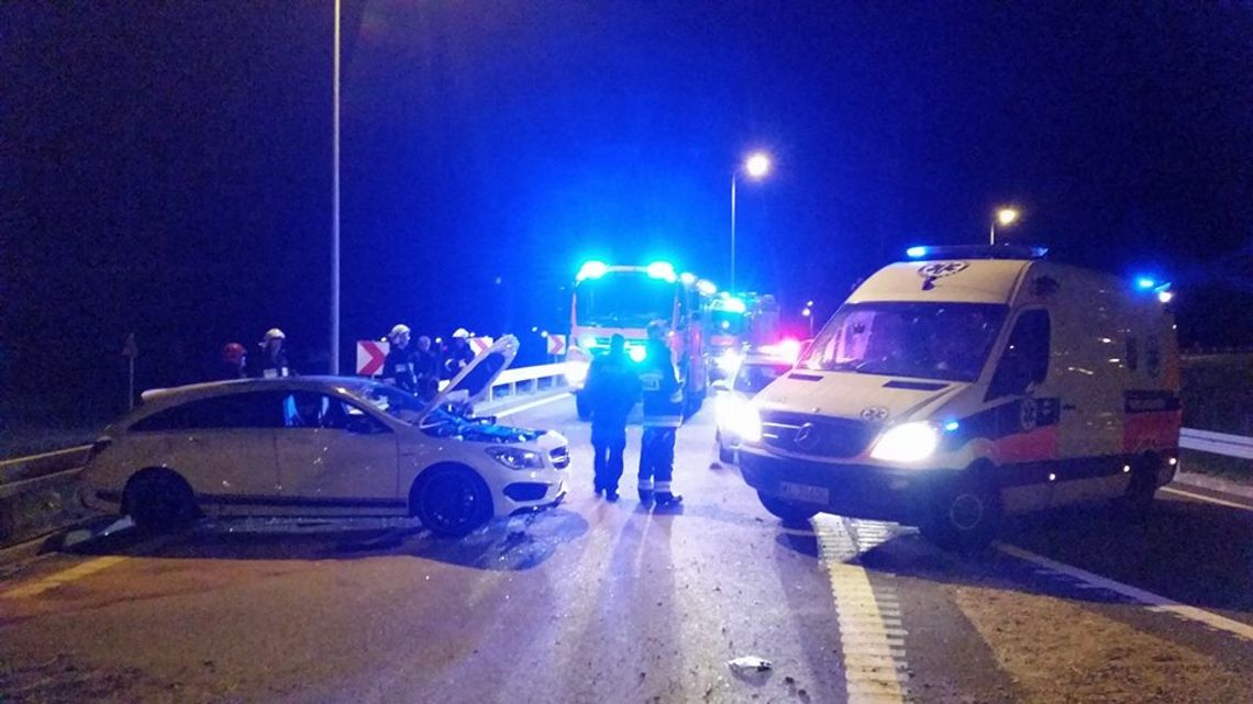 Uderzyli w barierki jadąc ponad 200 km/h Uderzyli w barierki jadąc ponad 200 km/h