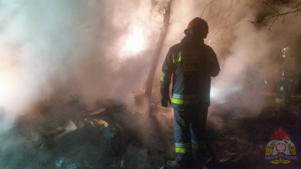WIELISZEW. Pożar drewna opałowego WIELISZEW. Pożar drewna opałowego