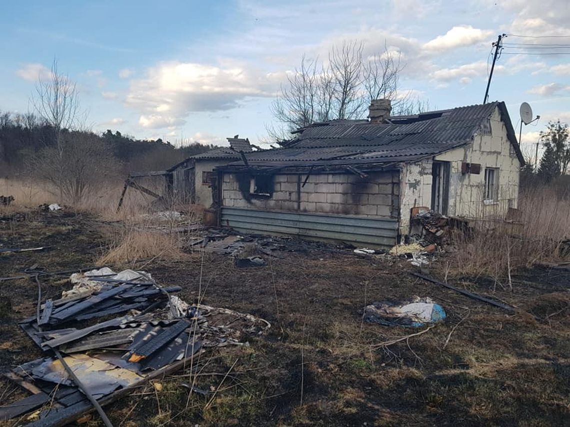 WIELISZEW. Pożar trawy spowodował pożar budynku