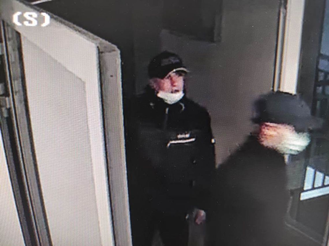 WIELISZEW. Wizerunki domniemanych sprawców kradzieży rowerów na os. Royal