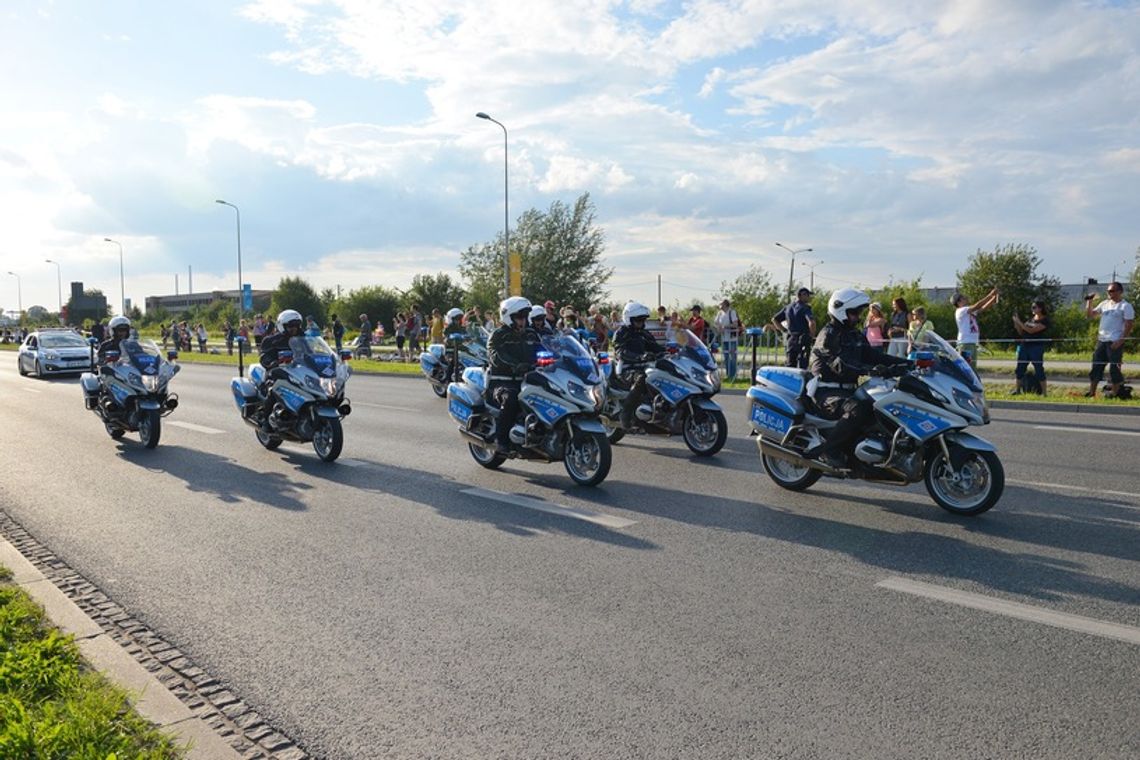 WIELISZEW. Wypadek policyjnej kolumny motocykli WIELISZEW. Wypadek policyjnej kolumny motocykli