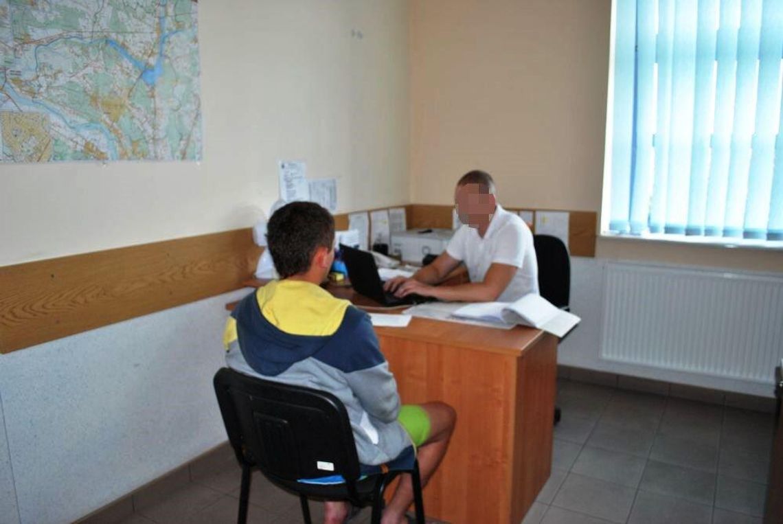 WIELISZEW. Wyrzucił marihuanę WIELISZEW. Wyrzucił marihuanę
