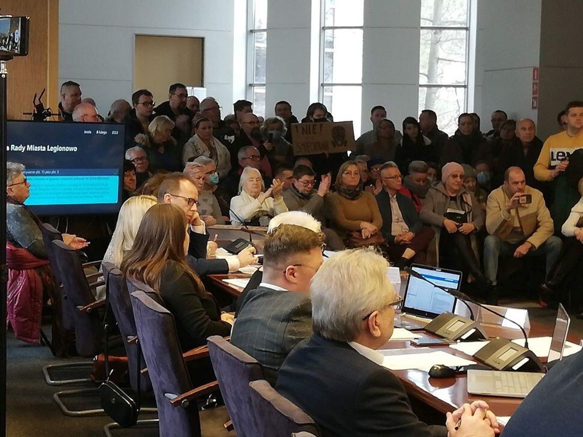 Wykorzystywanie stanowisk i nadużywanie władzy. KRÓTKO I NA TEMAT...