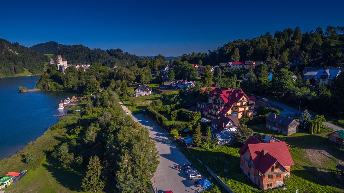 Wypoczynek w cieniu zamków. Dlaczego Niedzica to najlepszy kierunek na rodzinny urlop?