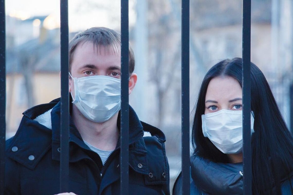 WYWIAD TYGODNIKA. Każdego dnia inne objawy. Rozmawiamy z rodziną, która przeszła Covid-19