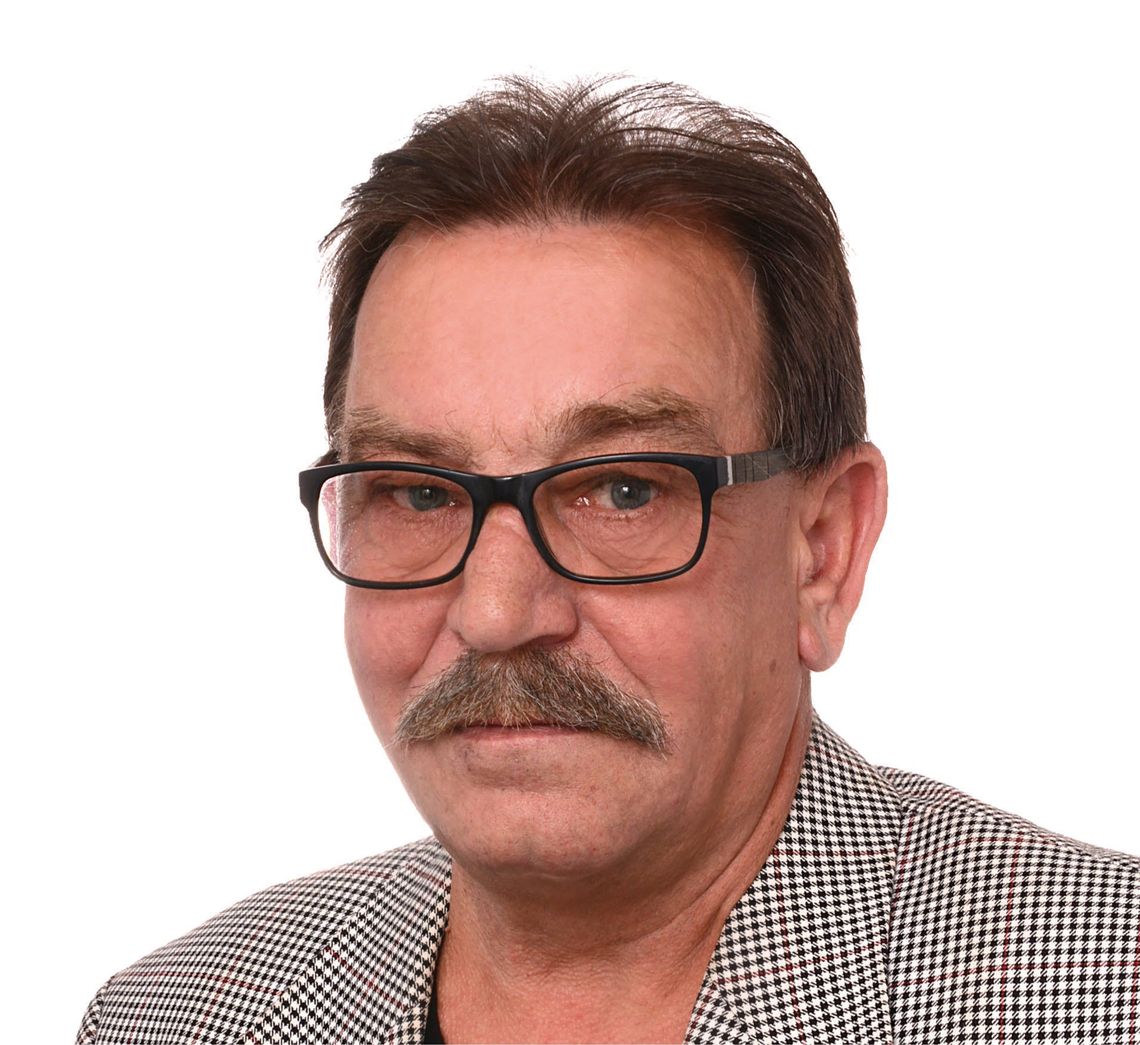 WYWIAD TYGODNIKA. „Społeczeństwo jest podzielone” WYWIAD TYGODNIKA. „Społeczeństwo jest podzielone”