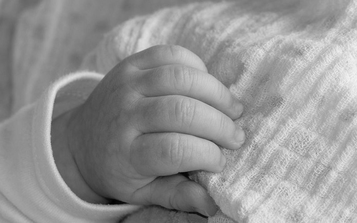 ZA MIEDZĄ. Nie żyje 3,5 letnia dziewczynka. Zatruła się środkami gryzoniobójczymi?