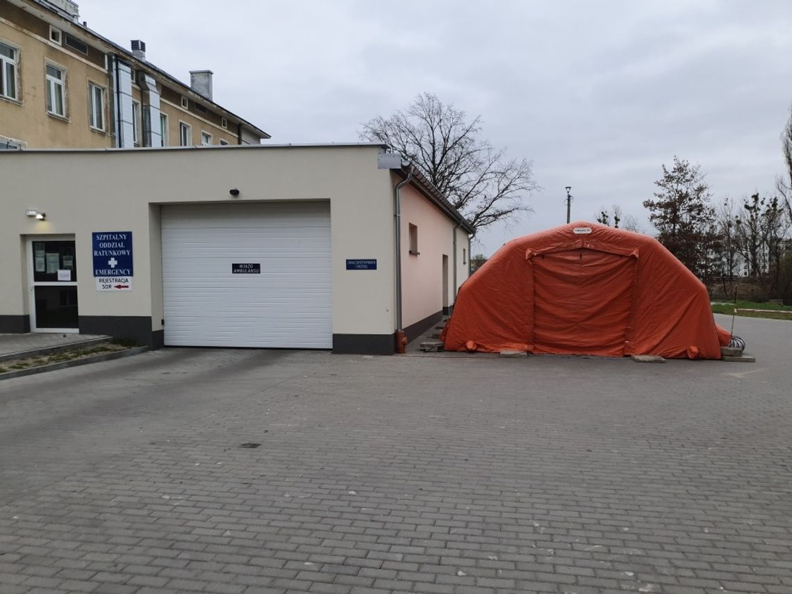 ZA MIEDZĄ. Przy szpitalu stanęła polowa izba przyjęć ZA MIEDZĄ. Przy szpitalu stanęła polowa izba przyjęć